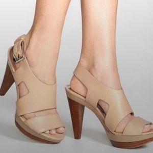 MICHAEL MICHAEL KORS Carla Leather Platform Sandals.  Size 7.5